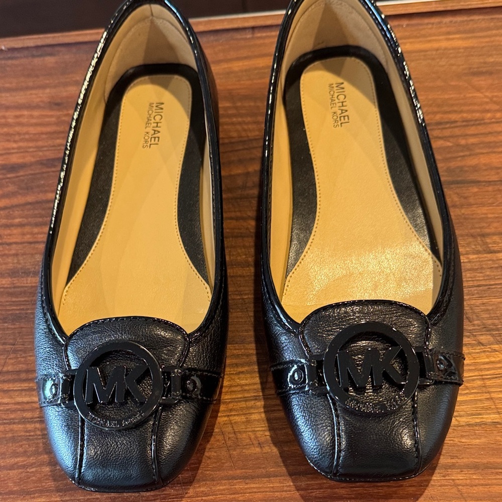Michael Kors Black Leather Flats with Logo Detail